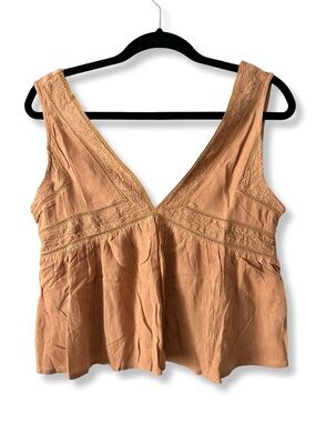 Women's Sleeveless V-Neck Crochet Trim Crop Tank Top - Camel